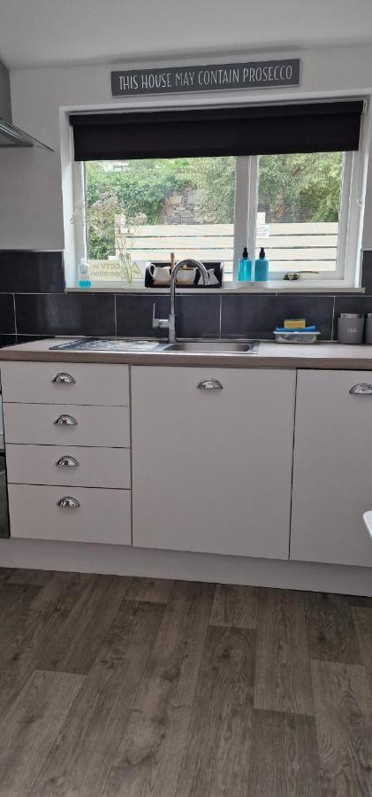 Cullen Holiday Home ภายนอก รูปภาพ