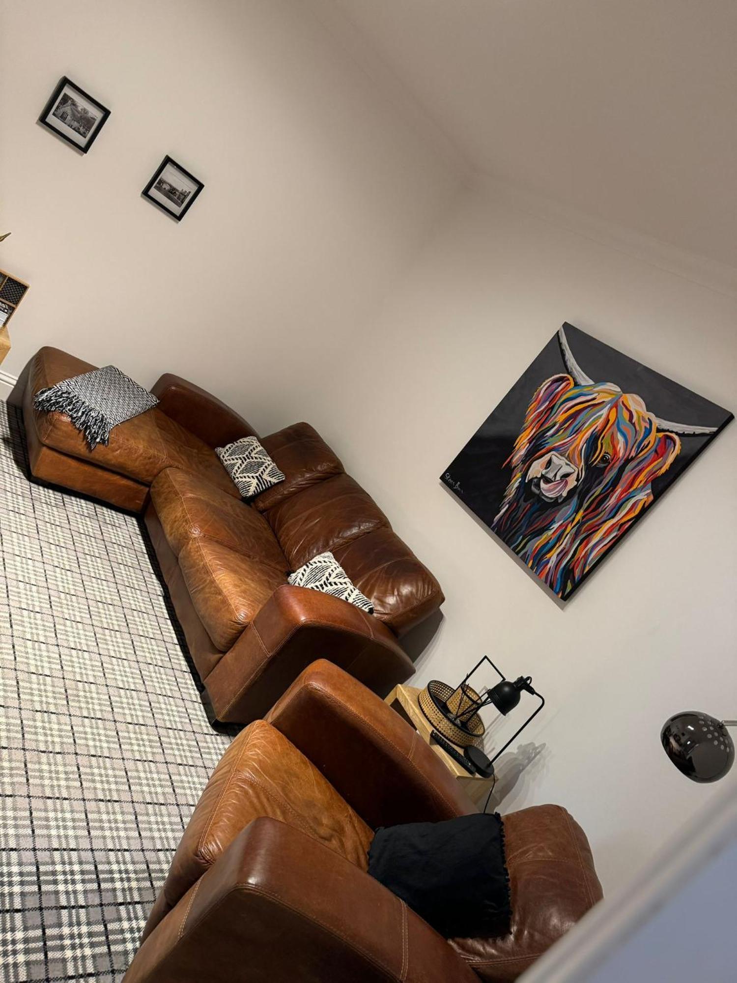 Cullen Holiday Home ภายนอก รูปภาพ